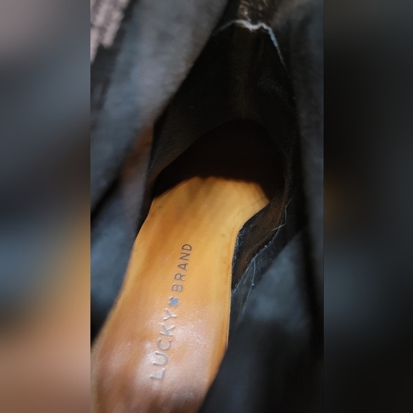 Lucky Brand Lollin Bootie Black Oiled Suede size 8 - Picture 4 of 9